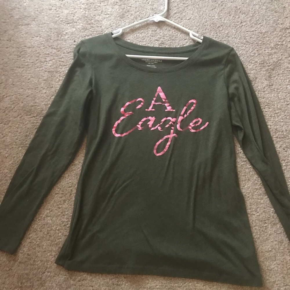 American Eagle t shirt